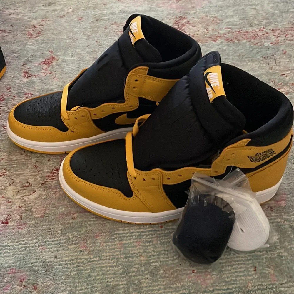 NWB Nike Air Jordan 1 Retro High OG - Pollens - Picture 4 of 8